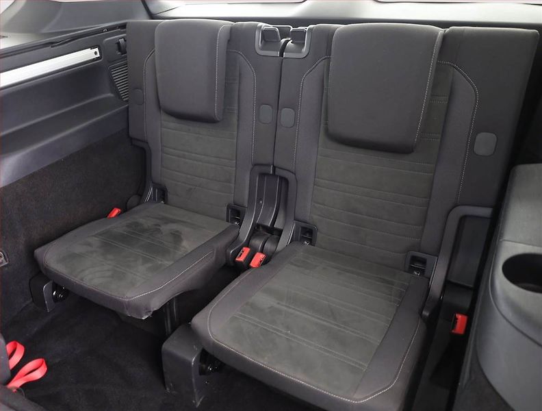 Volkswagen Touran (2016) 2.0 TDI, Automat, 7 míst - fotka 16 z 19