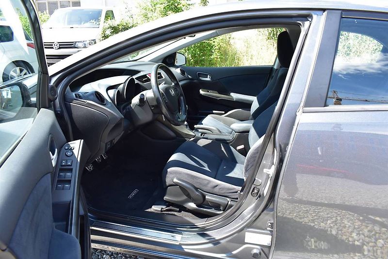 Honda Civic 1,8 i-VTEC SERVIS,1.M,MOC PĚKN - fotka 7 z 18