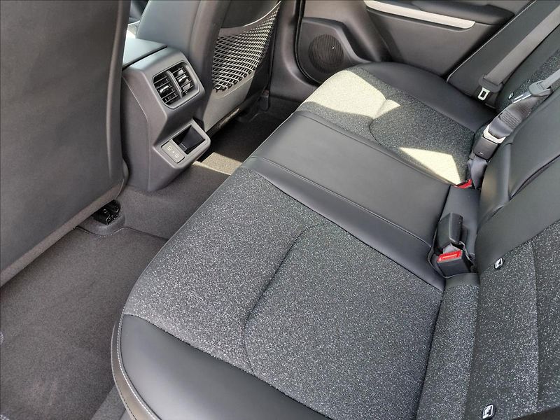 Kia K4 1,6   T-GDI SW 7DCT GT-LINE - fotka 13 z 17