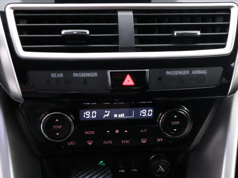 Mitsubishi Eclipse Cross 1.5 T-MIVEC 120kW Intense CVT - fotka 28 z 39
