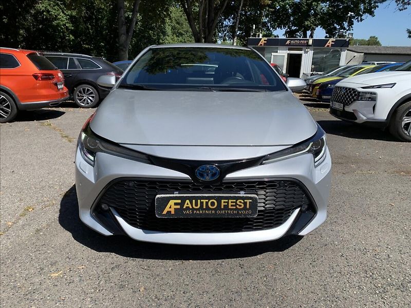 Toyota Corolla 1,8 HYBRID,ČR,SERVISKA - fotka 2 z 23