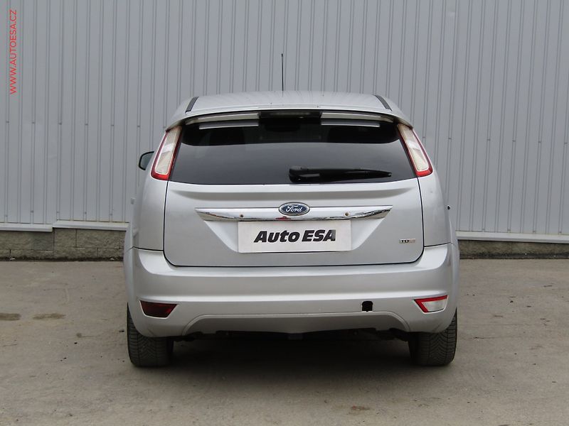 Ford Focus (2008) 2.0TDCi, ČR, AC, TZ, bixen - fotka 5 z 14