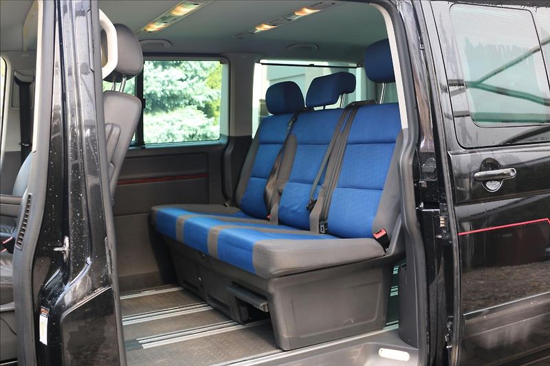 Volkswagen Multivan 2,5 TDi, Tažné , Klima - fotka 34 z 40