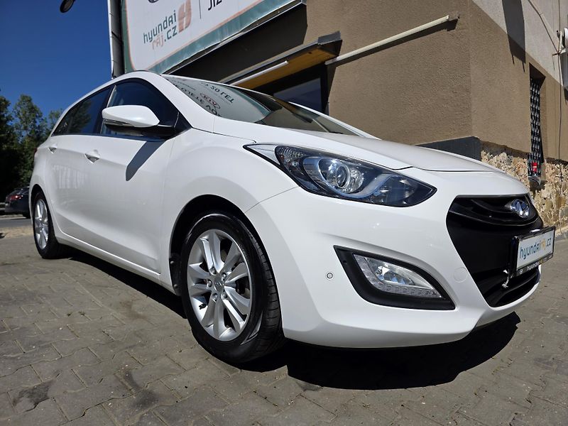 Hyundai i30 (2014) 1.6-NÍZKÉ KM-nová STK-CEBIA - fotka 5 z 16