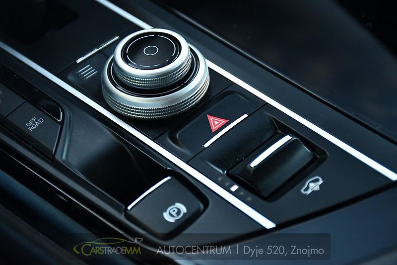 Maserati Levante 3.0D ČR Q4 H/K ACC VZDUCH - fotka 35 z 56