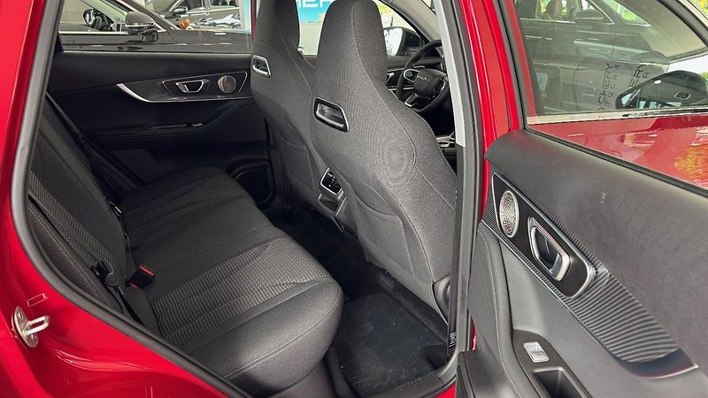 Chery Tiggo 7 PHEV (2026) 1,5T Family Edition FWD - fotka 37 z 40