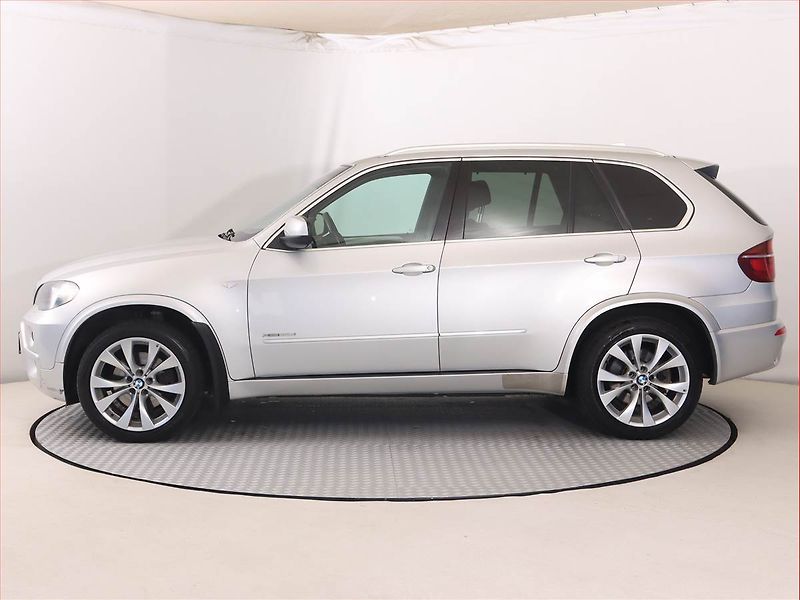BMW X5 (2008) 3.0sd, 4X4, Automat, 7 míst - fotka 3 z 20