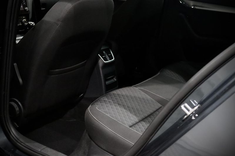 Škoda Octavia 3 FL Combi 1.4 TSI 110 kW - fotka 18 z 37