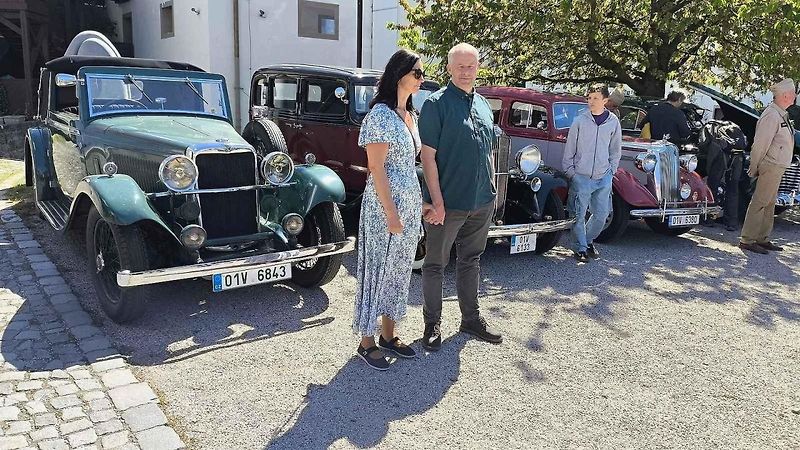 Dvanáctý ročník akce Veterán párty ve Chvalské tvrzi.
