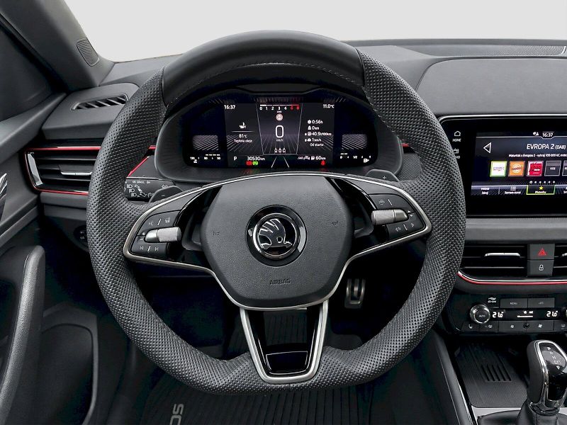 Škoda Scala (2024) 1.0 TSI DSG Drive - fotka 19 z 28