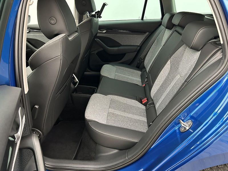 Škoda Octavia 2.0 TDI Top selection - fotka 24 z 32