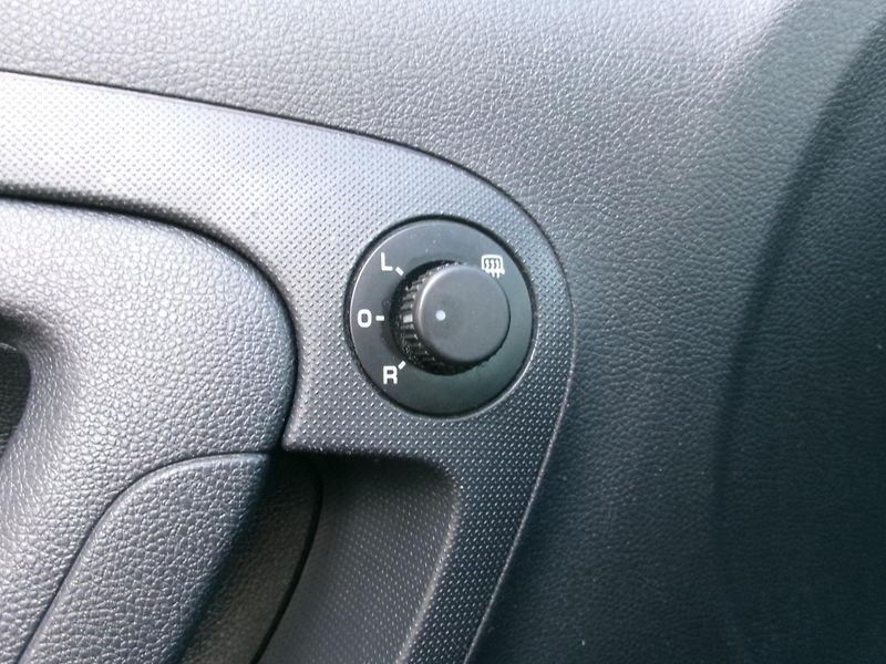 Škoda Fabia (2010) 1,2TSI SCOUT KLIMA TAŽNÉ - fotka 17 z 28