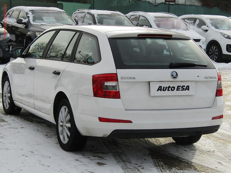 Škoda Octavia (2013) 1.6TDi, 2.maj,ČR, AC, STK10 - fotka 4 z 14