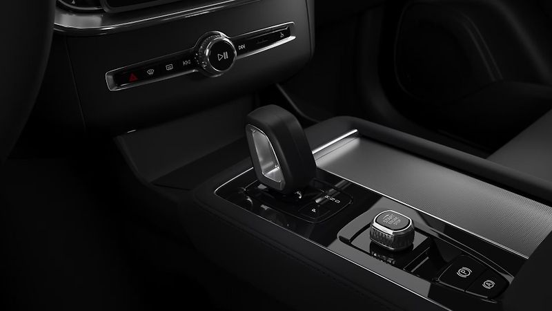 Volvo XC90 (2026) T8 AWD AUT Plug-in CORE 7míst - fotka 15 z 16