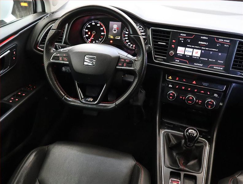 Seat Leon (2018) Sport 1.8 TSI, Kůže, Navi - fotka 7 z 24