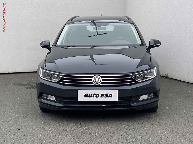 Volkswagen Passat (2016) 2.0 TDi, DSG, park.asist - fotka 2 z 19