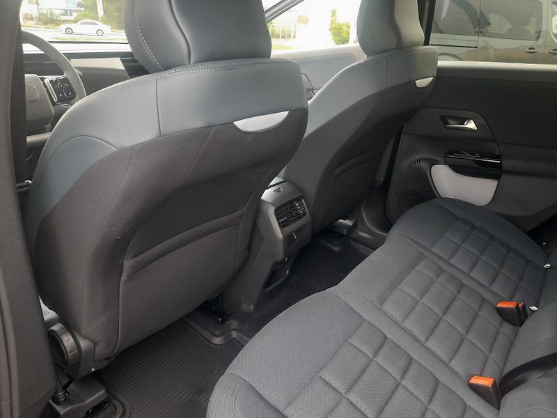 Citroën C5 Aircross (2026) PLUS Hybrid 145k Automatic - fotka 36 z 49