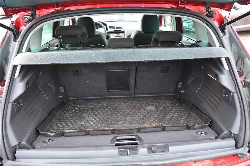 Peugeot 3008 (2014) 1,6 HDI - fotka 20 z 21