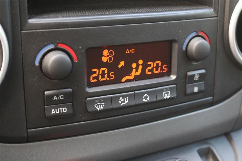 Citroën Berlingo 1,6 Multispace, Tažné , ČR - fotka 23 z 40