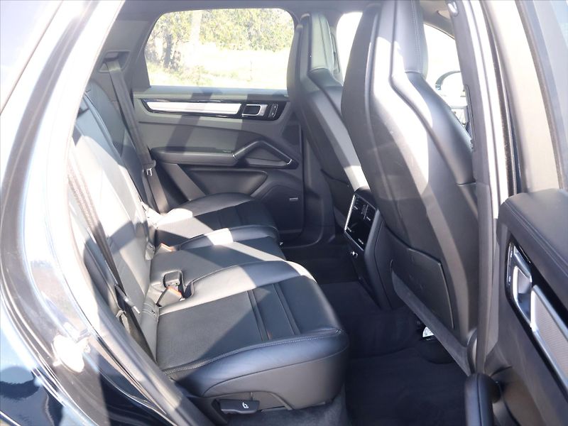 Porsche Cayenne 3,0 EHV 340kW Platinum DPH - fotka 14 z 48