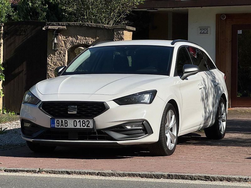 Seat Leon 2.0TDi FR DSG 150k 1.MAJIT. ČR - fotka 3 z 23
