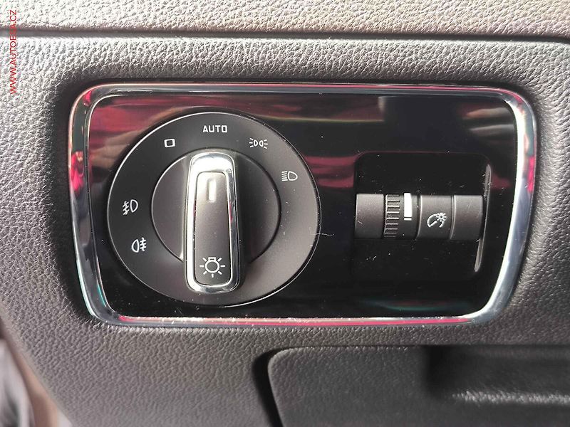 Škoda Superb (2014) 2.0 TDi 4x4, 1.maj,ČR, L&K - fotka 19 z 22