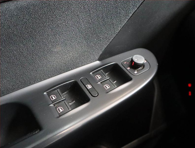 Volkswagen Passat (2007) Business 2.0 TDI, po STK - fotka 17 z 21