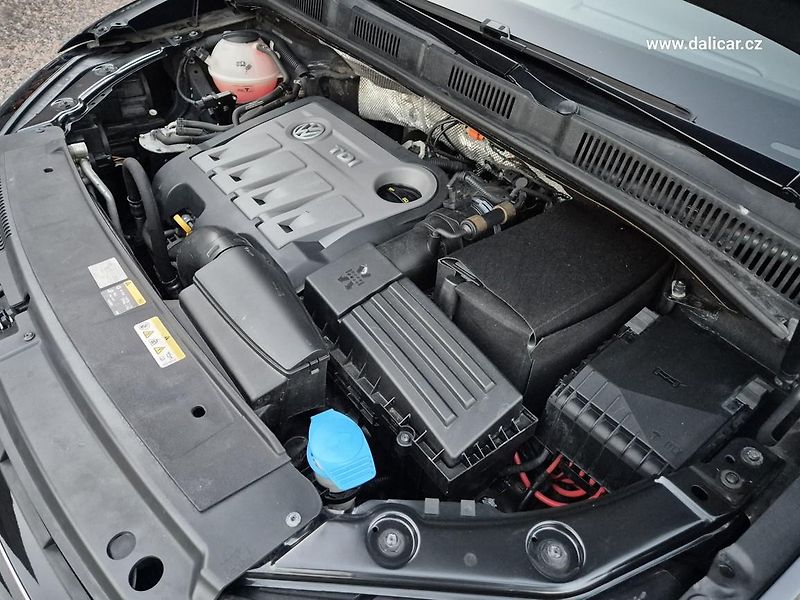 Volkswagen Sharan (2014) 2.0TDi 130KW Comfortline CUP - fotka 19 z 48