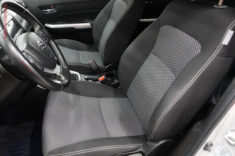 Suzuki Vitara (2016) 1.6 DDiS 4x4, AC, TZ, navi - fotka 9 z 25
