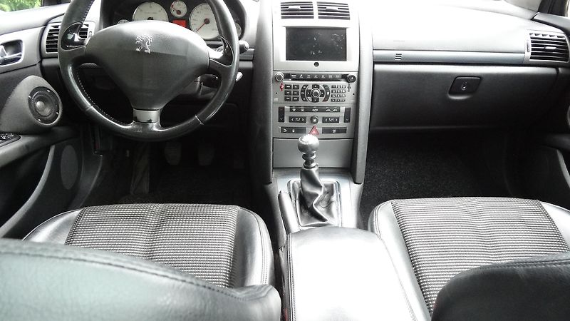 Peugeot 407 407 SW 2.0TDi Navi, rezervace - fotka 5 z 10