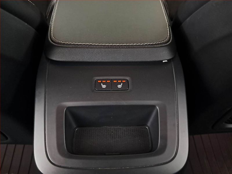 Volvo XC90 (2021) B5 AWD - fotka 25 z 25