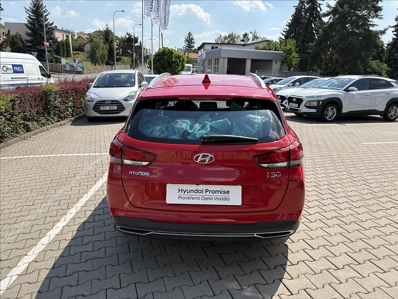 Hyundai i30 1,5 1.5i  Trikolor - fotka 4 z 18