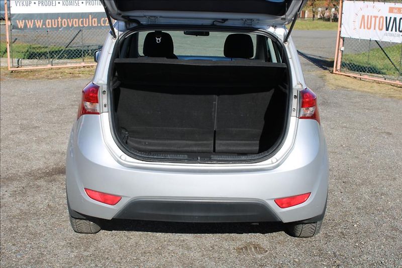 Hyundai ix20 1,4 i  ČR, DIG. KLIMA, ASR - fotka 13 z 25