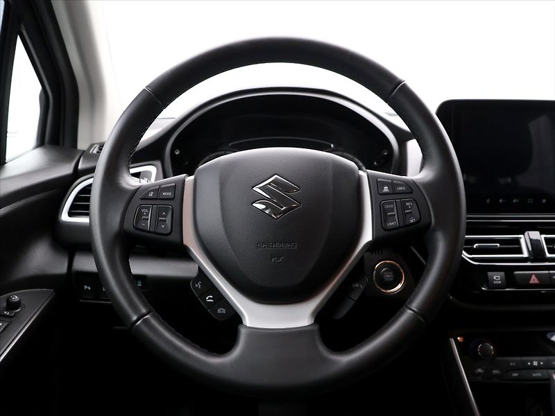 Suzuki S-Cross 1,4 95kW Aut. LED CZ 1.Maj. - fotka 18 z 43