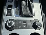 Volkswagen Touareg 3,0 TDi V6 180KW 4x4 TAŽNÉ - náhled 25