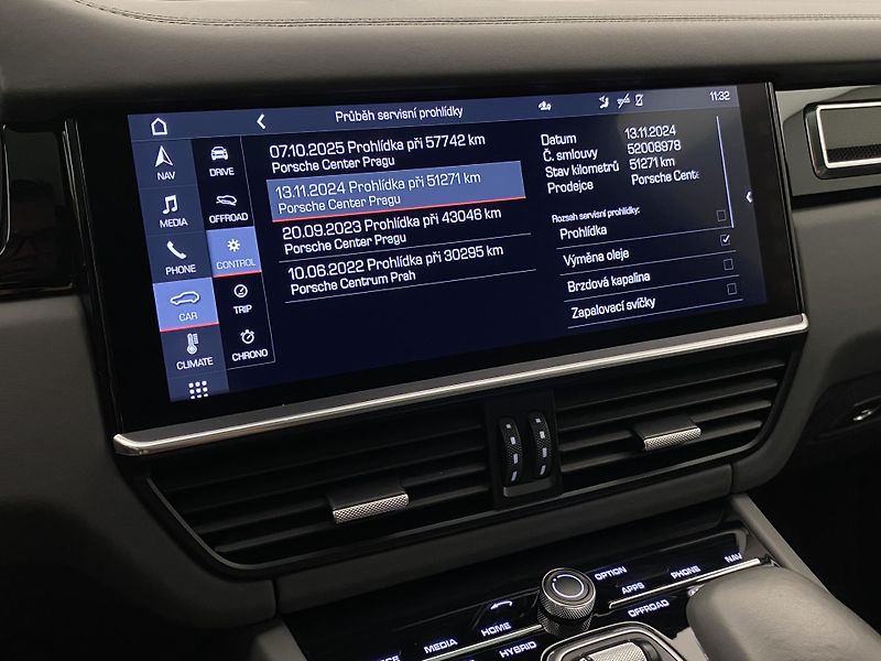 Porsche Cayenne E-HYBRID 250kW AWD AUT CZ - fotka 69 z 111