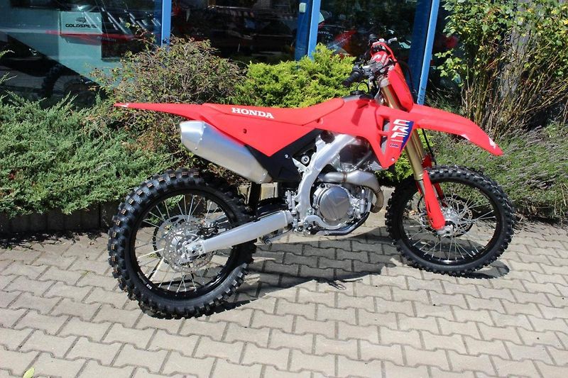 Honda CRF 450 R (2026) 2026 SKLADEM NYNÍ AKCE - fotka 4 z 8