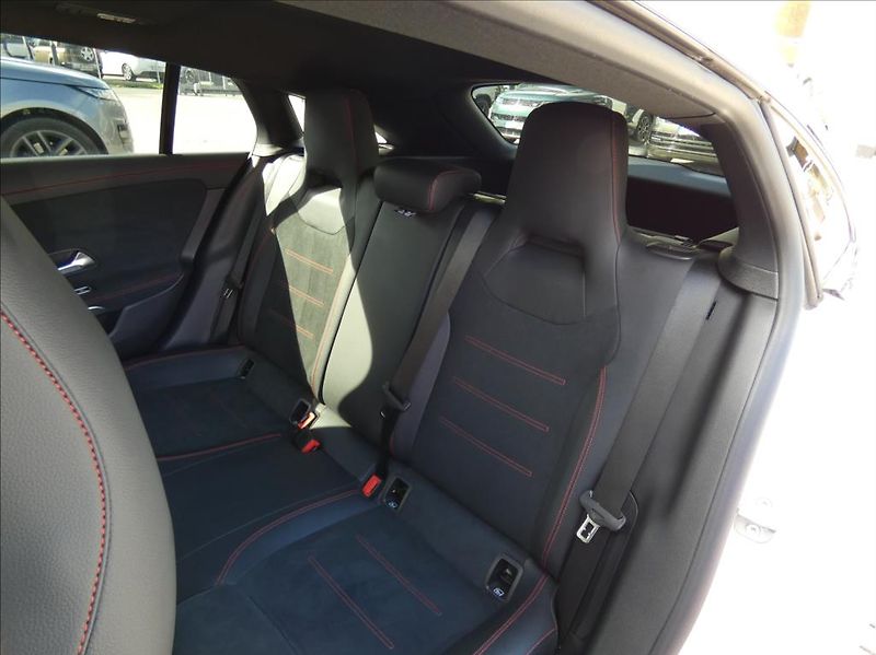 Mercedes-Benz CLA 2,0 200d 4M,1Maj, ČR, dph - fotka 16 z 35