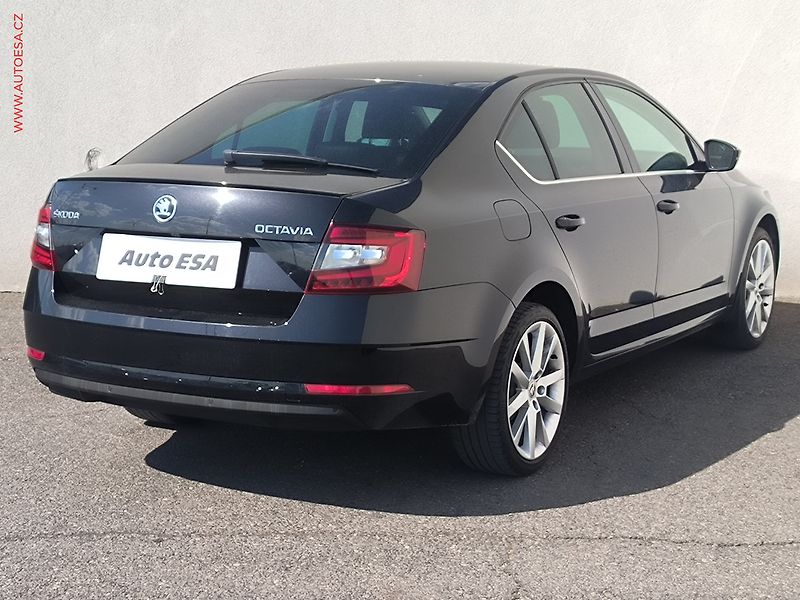 Škoda Octavia (2018) 1.5 TSI, ČR, Style, DSG, LED - fotka 4 z 19