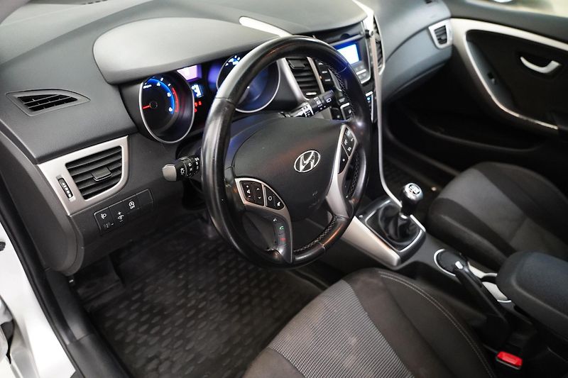 Hyundai i30 - fotka 13 z 25