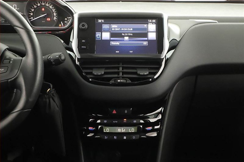 Peugeot 208 (2016) 1.2 PureTech, ČR,1.maj - fotka 9 z 17