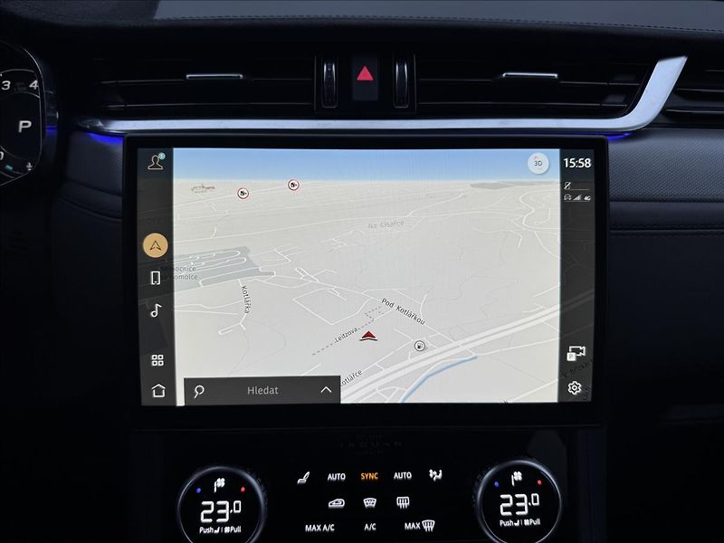 Jaguar F-Pace 5,0 P550 SVR AWD ZÁRUKA - fotka 24 z 36