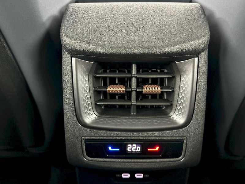 Cupra Terramar (2026) VZ 2.0 TSI 195kW 4x4 DSG - fotka 25 z 30