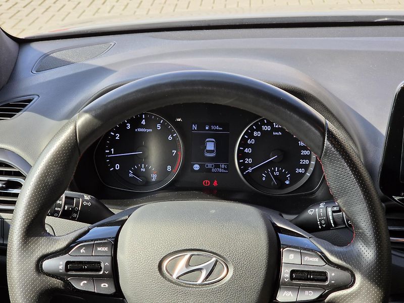 Hyundai i30 (2022) 1,5 TGDI 117kW N Line HB - fotka 13 z 16