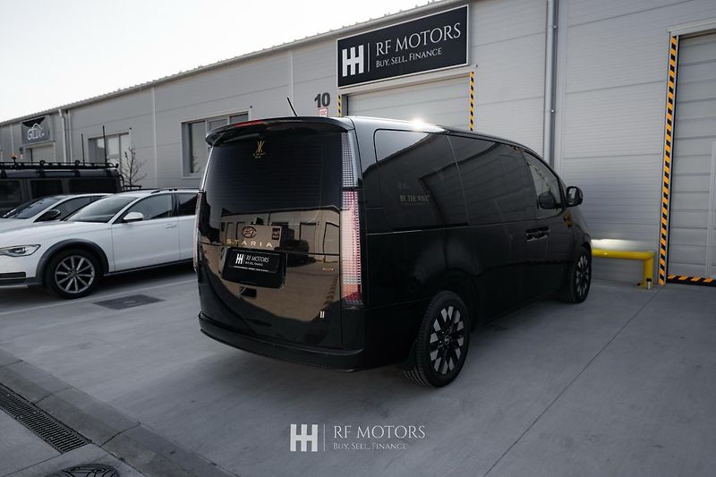 Hyundai Staria (2023) 2.2 CRDi Luxury 4x4 130kW - fotka 8 z 54