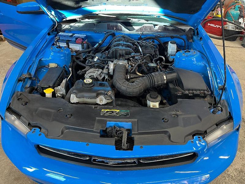 Ford Mustang (2010) 4,0 L manuální převodovka - fotka 8 z 15