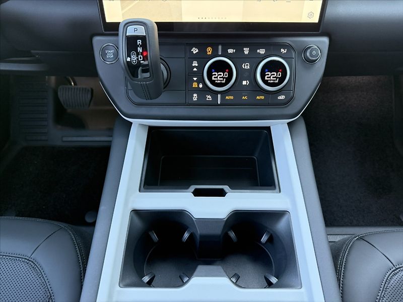 Land Rover Defender (2026) 3,0 S D200 - fotka 19 z 23