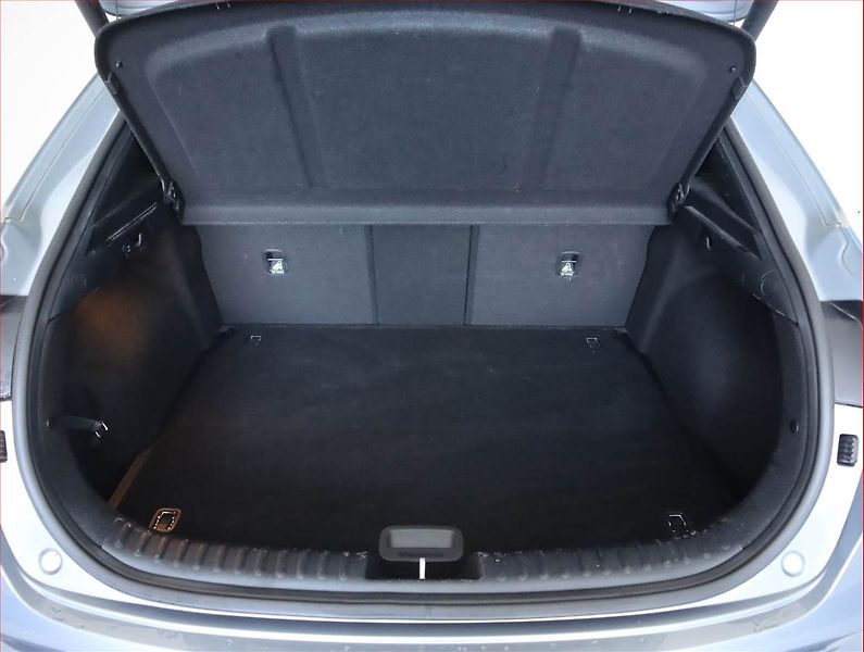 Kia XCeed (2020) 1.4 T-GDI, Automat, Serv.kniha - fotka 14 z 19