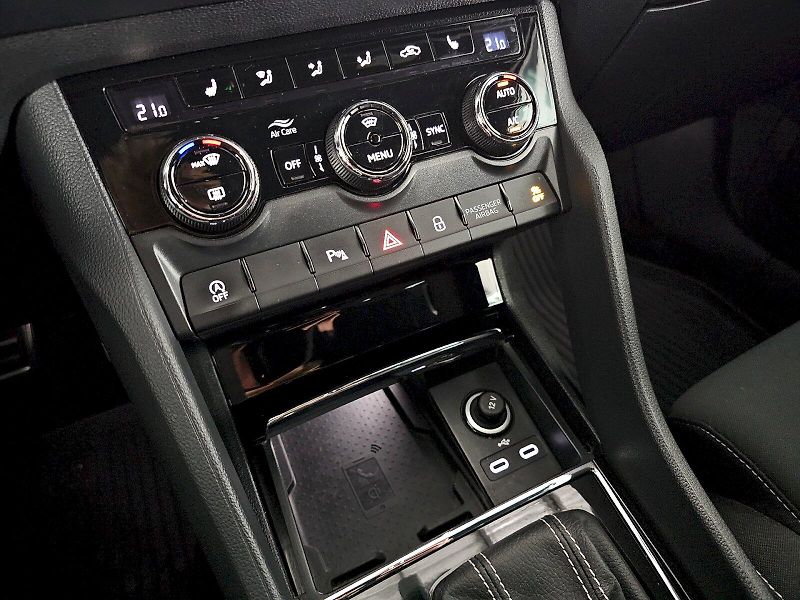 Škoda Karoq (2020) 2.0TDI 110kW 4x4 DSG SPORTLINE - fotka 19 z 28