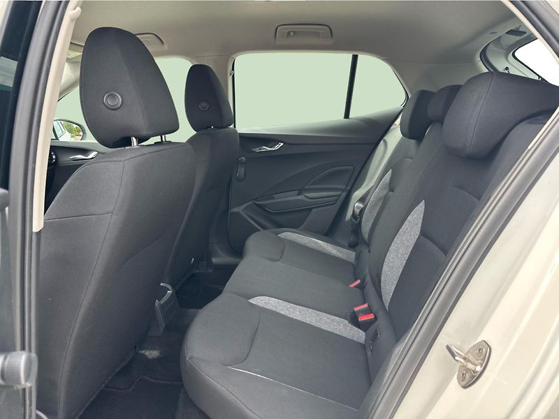 Škoda Fabia 1,0 MPI 48 kW ACTIVE - fotka 12 z 26